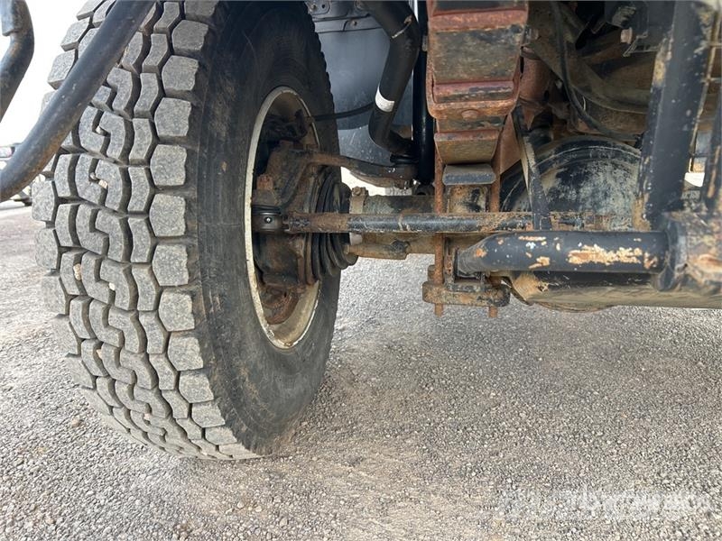 Isuzu NPS 300 5000 L 4x4 Water Truck Camiones cisterna