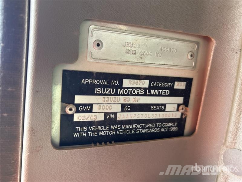 Isuzu NPS 300 5000 L 4x4 Water Truck Camiones cisterna
