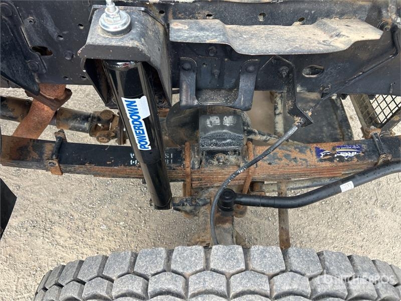 Isuzu NPS 300 5000 L 4x4 Water Truck Camiones cisterna