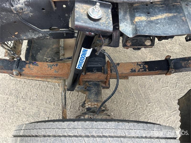 Isuzu NPS 300 5000 L 4x4 Water Truck Camiones cisterna
