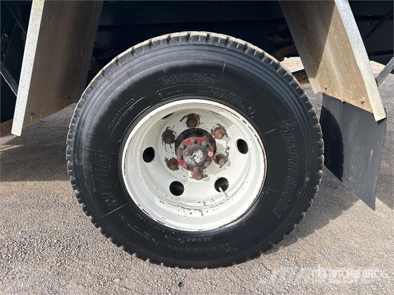 Isuzu NPS 300 5000 L 4x4 Water Truck Camiones cisterna