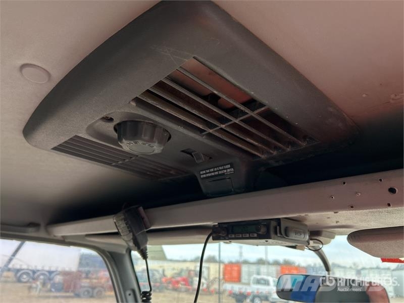 Isuzu NPS 300 5000 L 4x4 Water Truck Camiones cisterna
