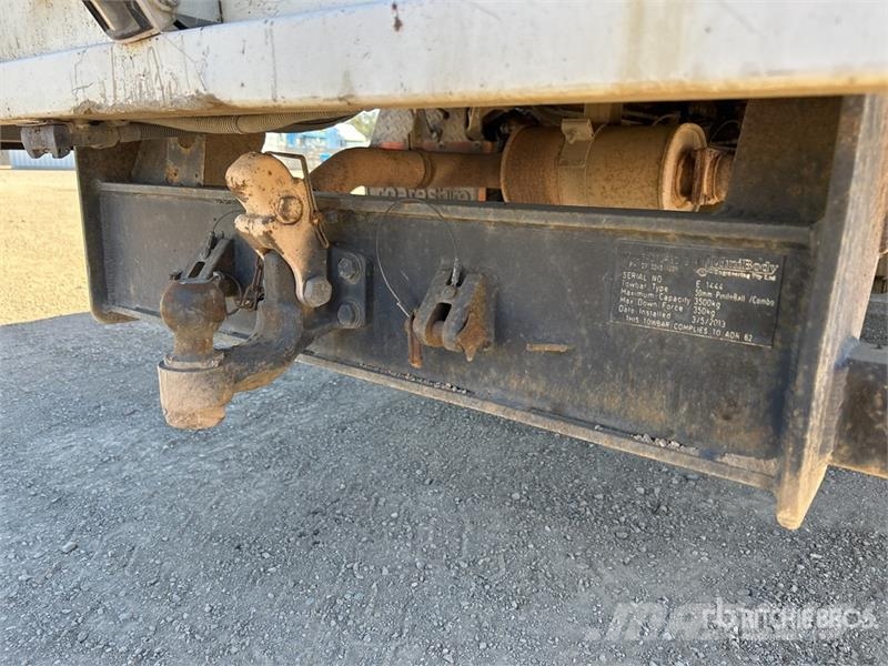 Isuzu NPS300 4x4 Service Truck Közúti karbantartó haszongépek
