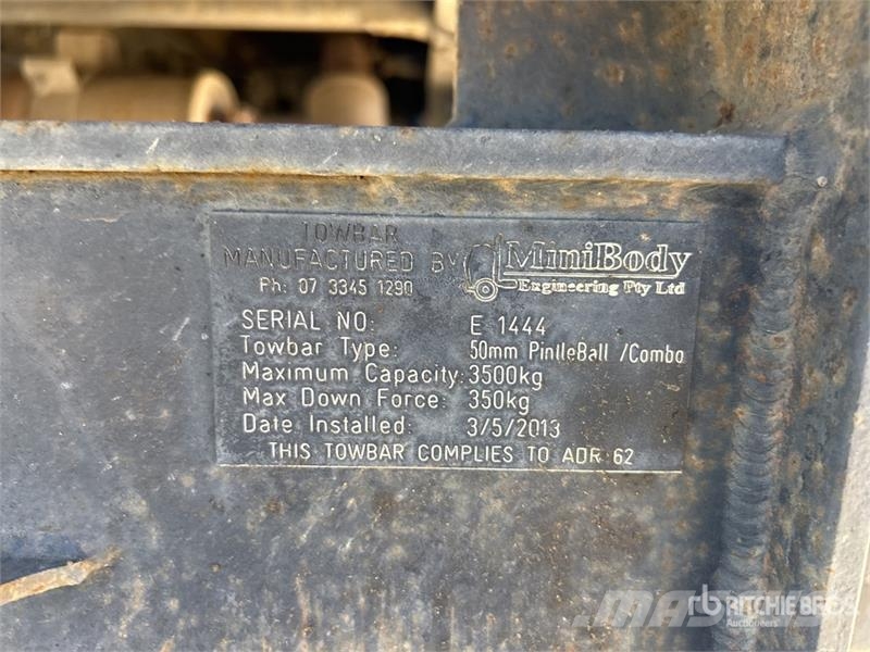 Isuzu NPS300 4x4 Service Truck Közúti karbantartó haszongépek