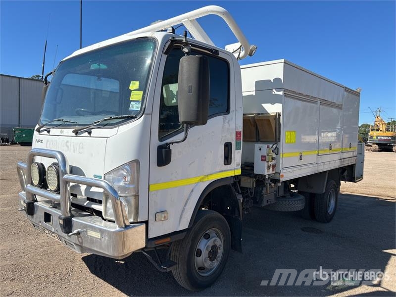 Isuzu NPS300 4x4 Service Truck Közúti karbantartó haszongépek