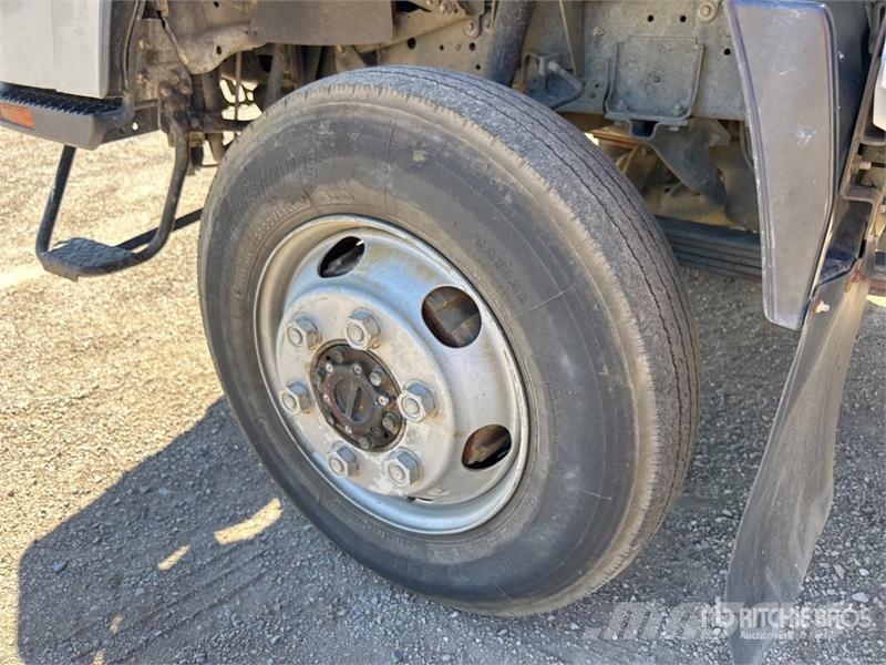 Isuzu NPS300 4x4 Service Truck Közúti karbantartó haszongépek