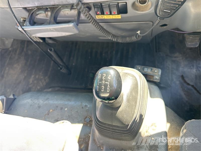Isuzu NPS300 4x4 Service Truck Közúti karbantartó haszongépek
