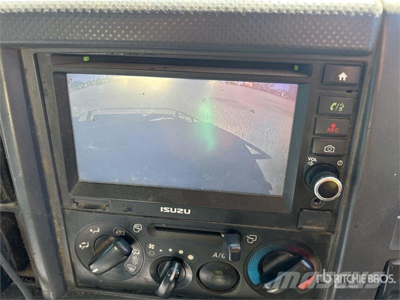 Isuzu NPS300 4x4 Service Truck Közúti karbantartó haszongépek