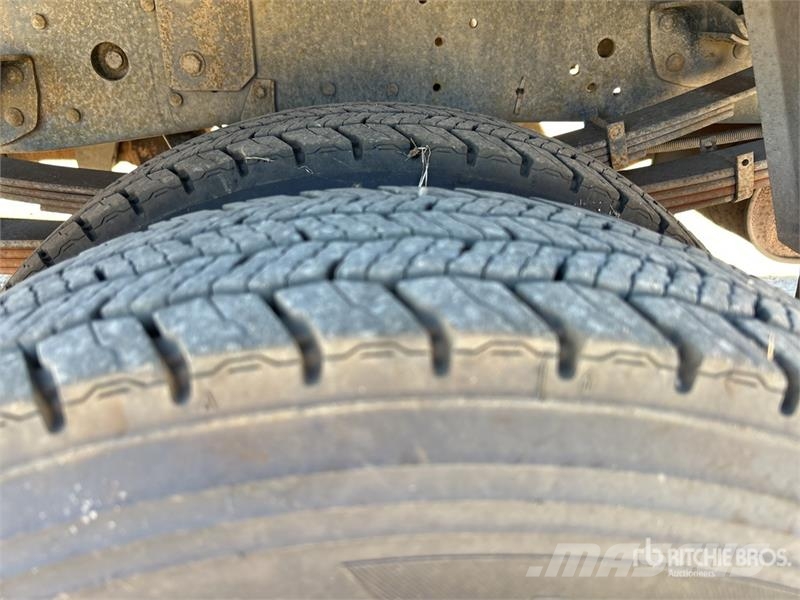 Isuzu NPS300 4x4 Service Truck Közúti karbantartó haszongépek