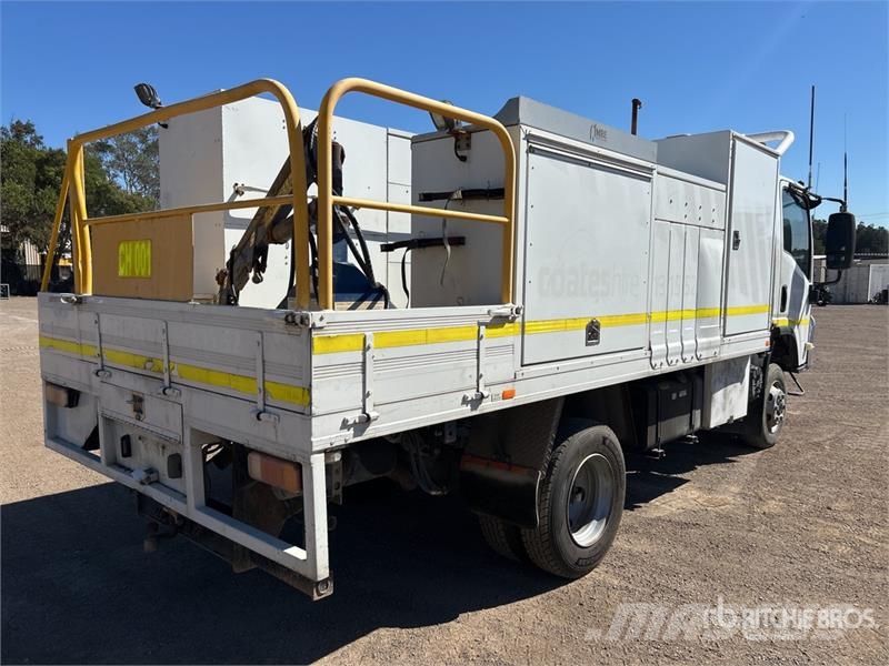 Isuzu NPS300 4x4 Service Truck Közúti karbantartó haszongépek