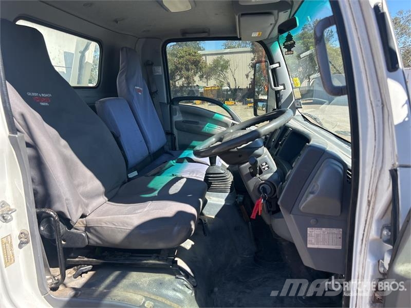 Isuzu NPS300 4x4 Service Truck Közúti karbantartó haszongépek