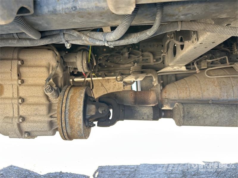 Isuzu NPS300 4x4 Service Truck Közúti karbantartó haszongépek