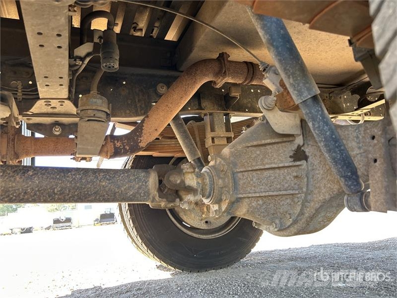 Isuzu NPS300 4x4 Service Truck Közúti karbantartó haszongépek