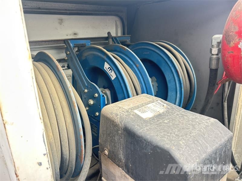 Isuzu NQR 450 4x2 Service Truck (Inoperable) مركبات الأغراض العامة