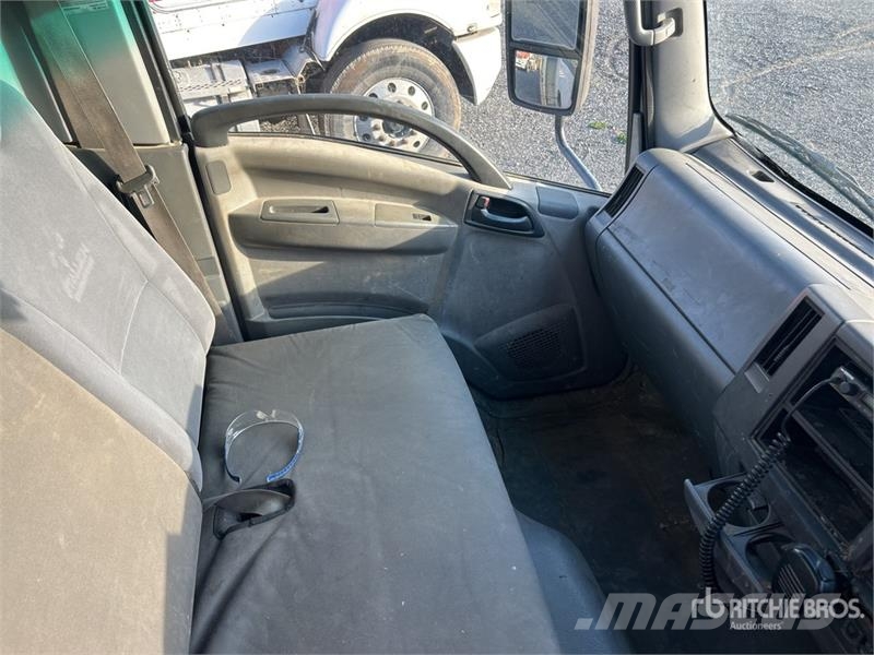 Isuzu NQR 450 4x2 Service Truck مركبات الأغراض العامة
