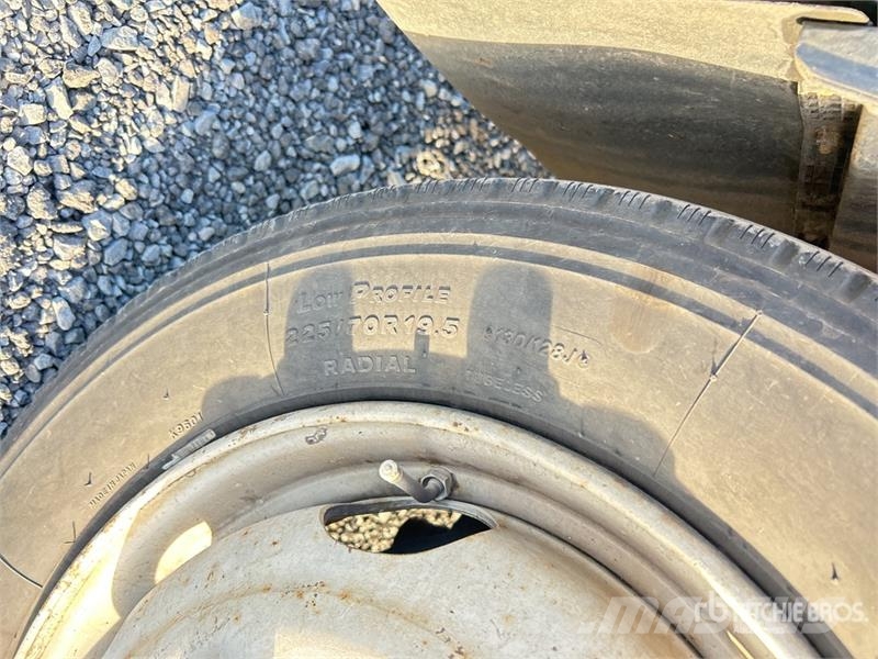 Isuzu NQR 450 4x2 Service Truck مركبات الأغراض العامة