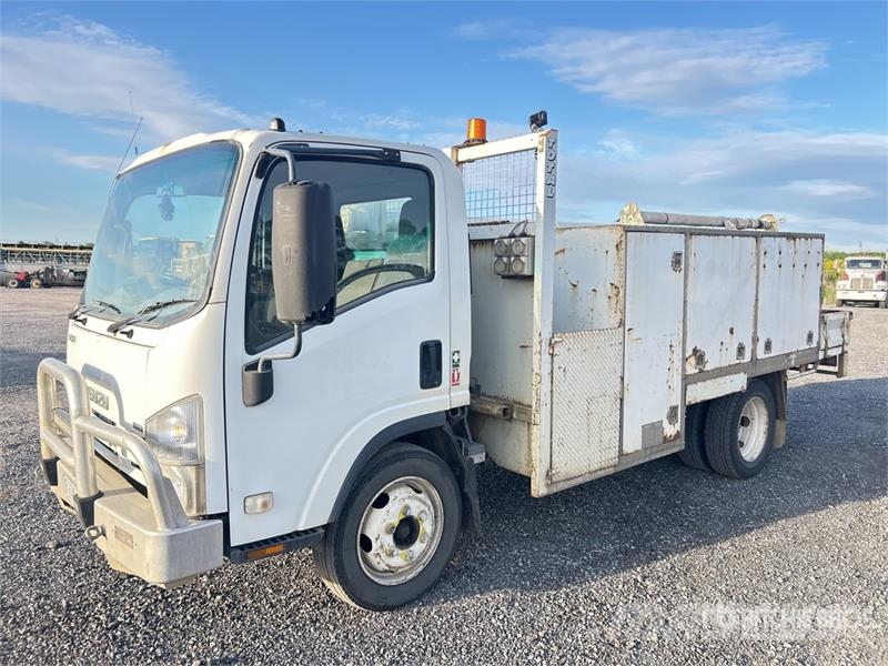 Isuzu NQR 450 4x2 Service Truck مركبات الأغراض العامة