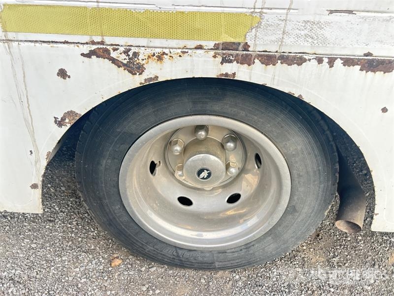 Isuzu NQR 450 4x2 Service Truck (Inoperable) مركبات الأغراض العامة