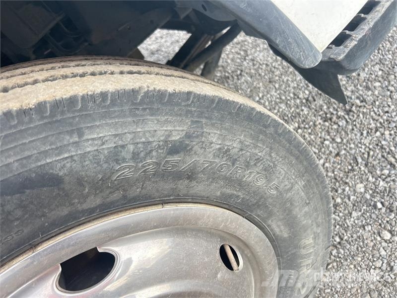 Isuzu NQR 450 4x2 Service Truck (Inoperable) مركبات الأغراض العامة