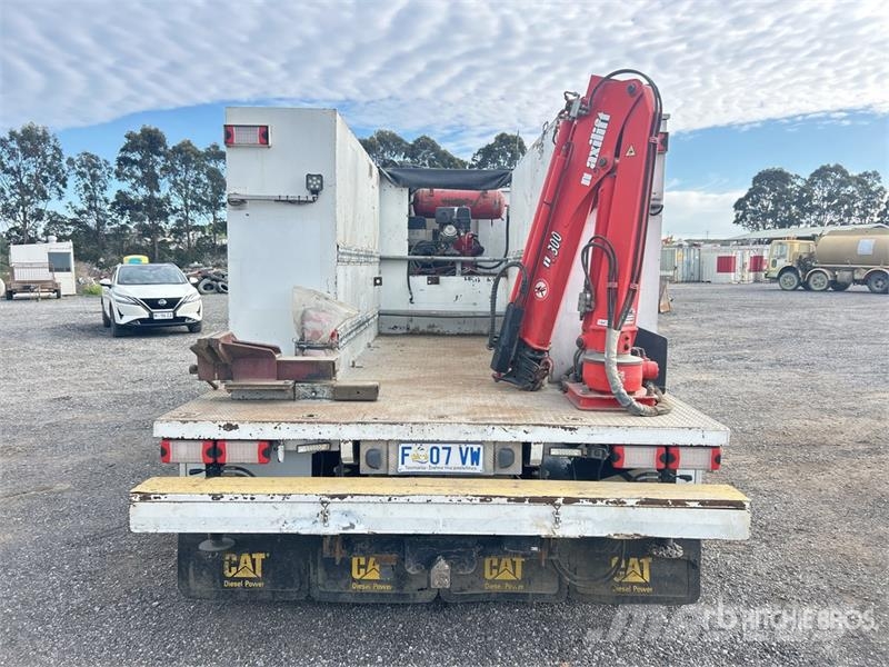 Isuzu NQR 450 4x2 Service Truck (Inoperable) مركبات الأغراض العامة