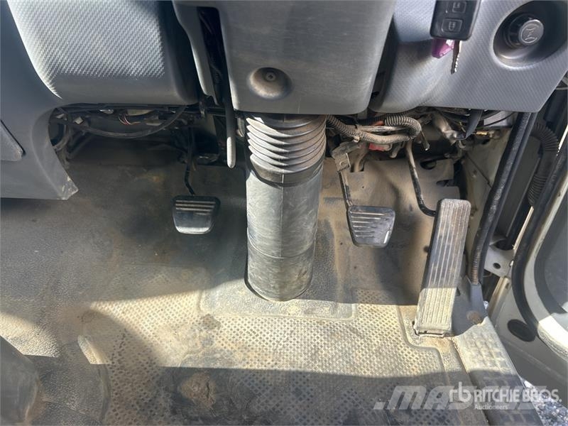 Isuzu NQR 450 4x2 Service Truck (Inoperable) مركبات الأغراض العامة