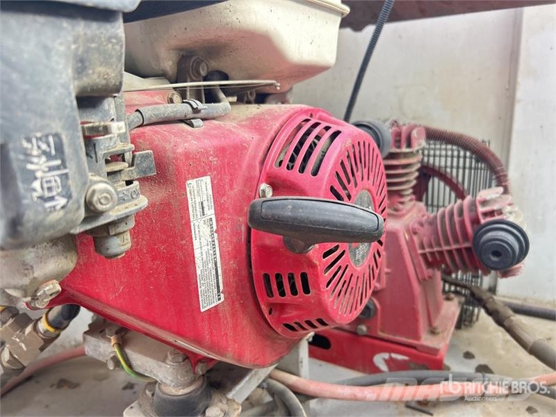 Isuzu NQR 450 4x2 Service Truck (Inoperable) مركبات الأغراض العامة