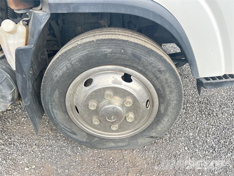 Isuzu NQR 450 4x2 Service Truck (Inoperable) مركبات الأغراض العامة