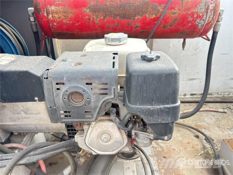 Isuzu NQR 450 4x2 Service Truck (Inoperable) مركبات الأغراض العامة