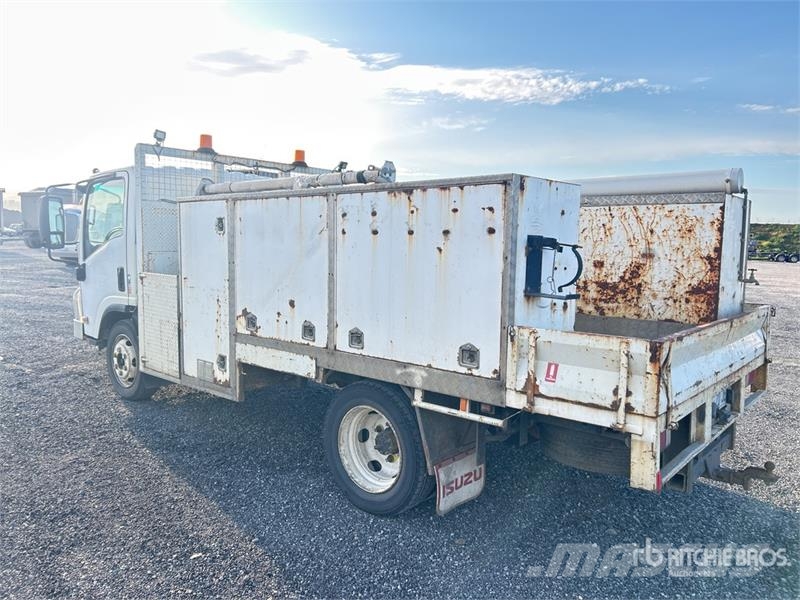 Isuzu NQR 450 4x2 Service Truck مركبات الأغراض العامة