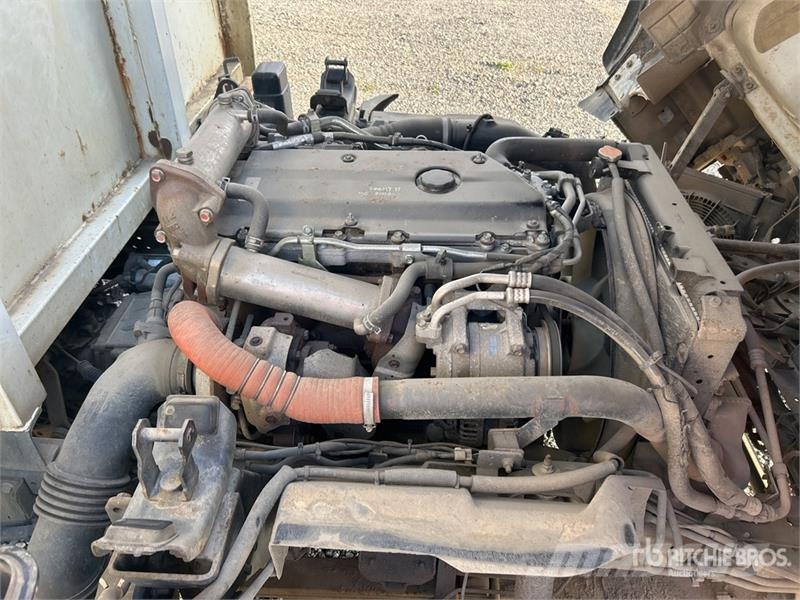 Isuzu NQR 450 4x2 Service Truck مركبات الأغراض العامة