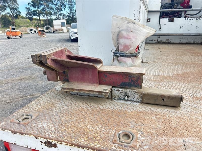 Isuzu NQR 450 4x2 Service Truck (Inoperable) مركبات الأغراض العامة