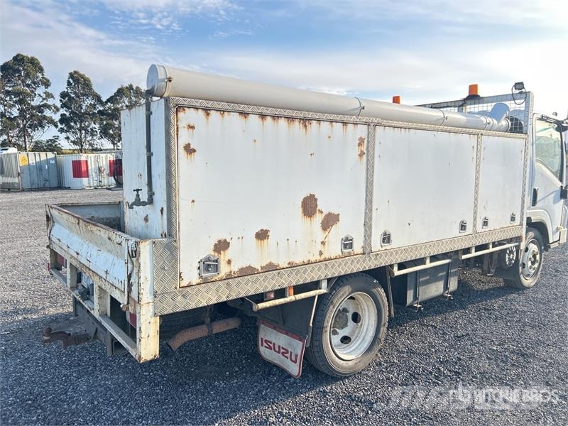 Isuzu NQR 450 4x2 Service Truck مركبات الأغراض العامة