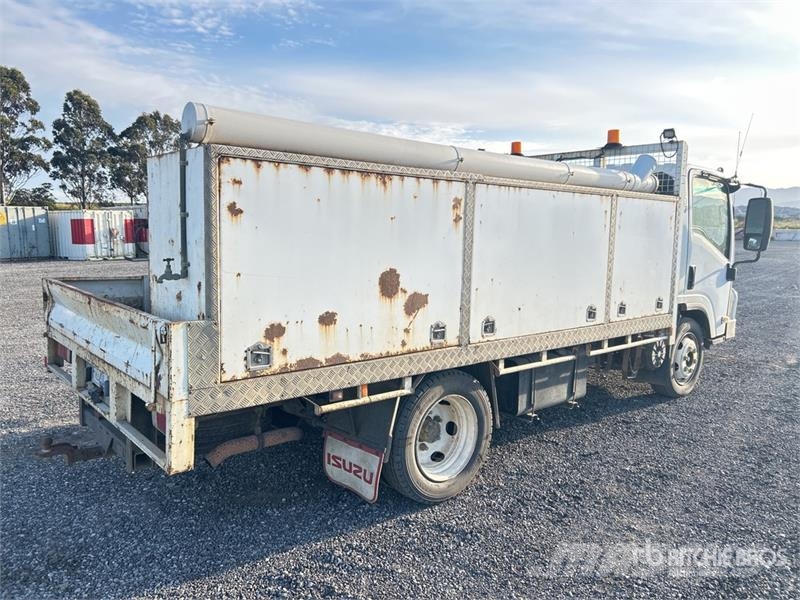 Isuzu NQR 450 4x2 Service Truck مركبات الأغراض العامة