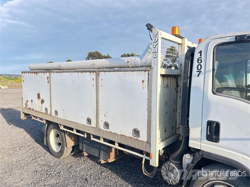 Isuzu NQR 450 4x2 Service Truck مركبات الأغراض العامة