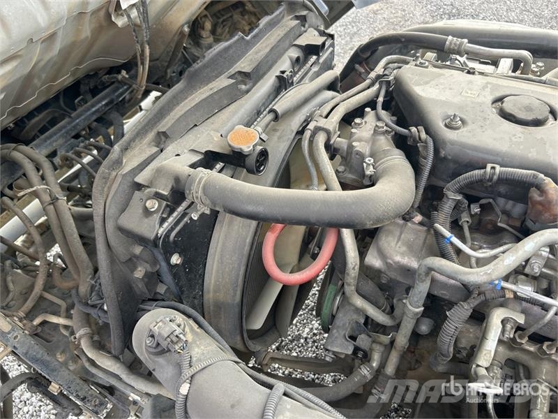 Isuzu NQR 450 4x2 Service Truck (Inoperable) مركبات الأغراض العامة