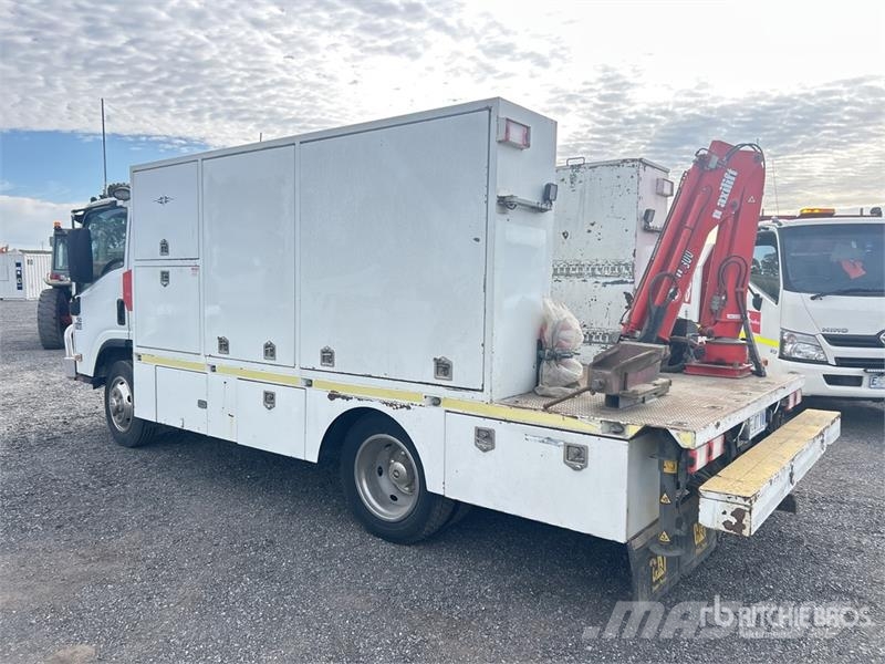 Isuzu NQR 450 4x2 Service Truck (Inoperable) مركبات الأغراض العامة