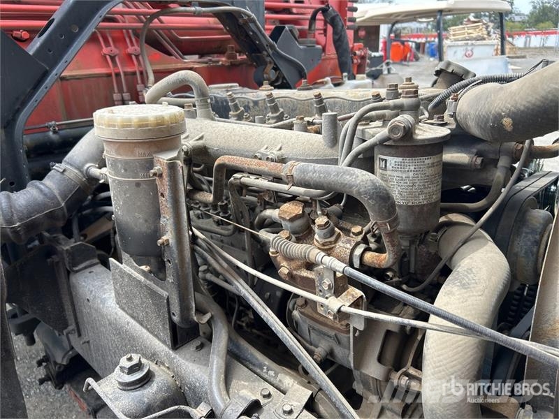 Isuzu Palfinger PE14000BX 2610 kg Knuckle Boom on Isuzu Truck mounted cranes