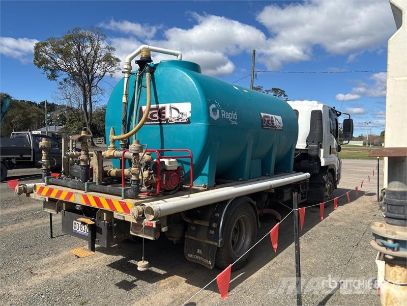 Isuzu S/A FSD850 4x2 Water Truck Tovornjaki za vodo