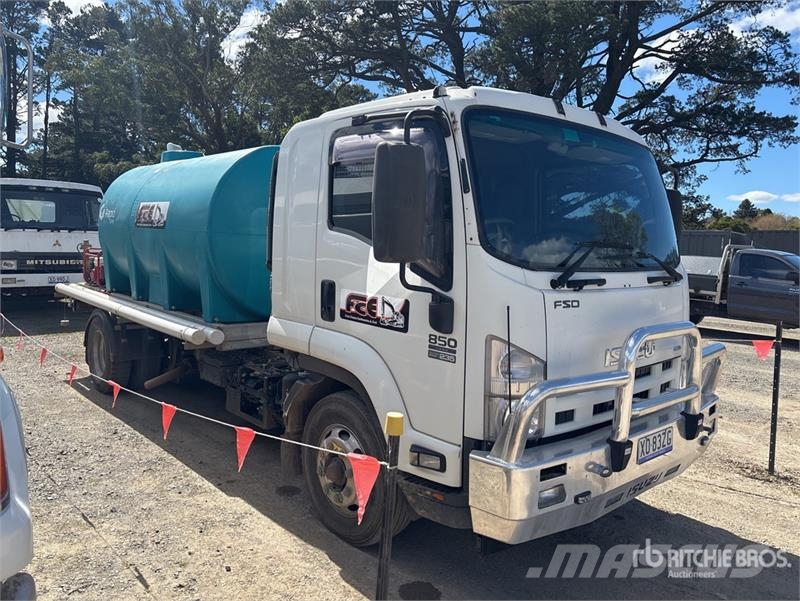 Isuzu S/A FSD850 4x2 Water Truck Tovornjaki za vodo