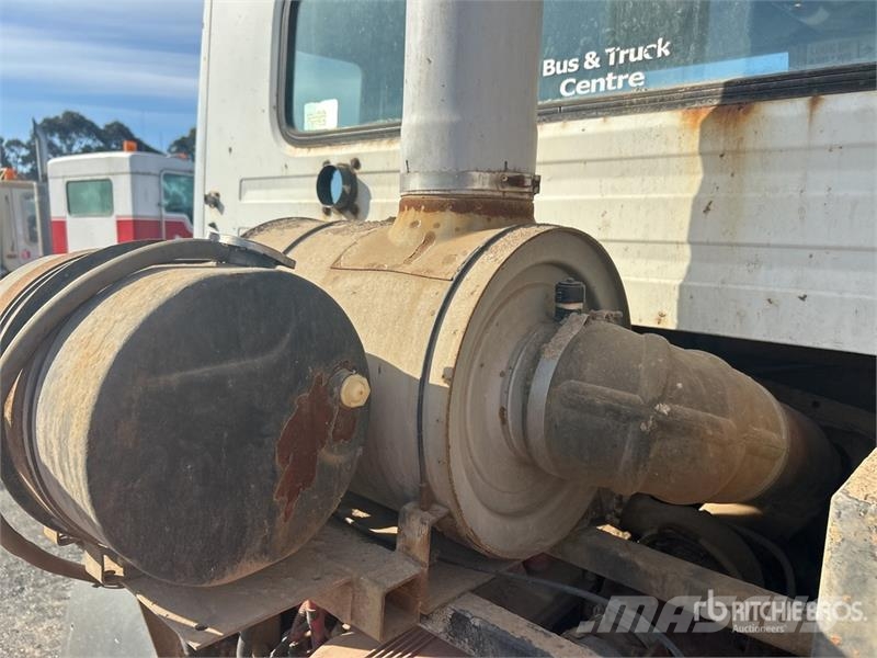 Iveco ACCO 2350G 6x4 T/A Dump Truck 덤프 트럭