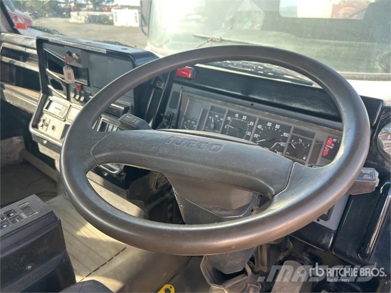 Iveco ACCO 2350G 6x4 T/A Dump Truck 덤프 트럭