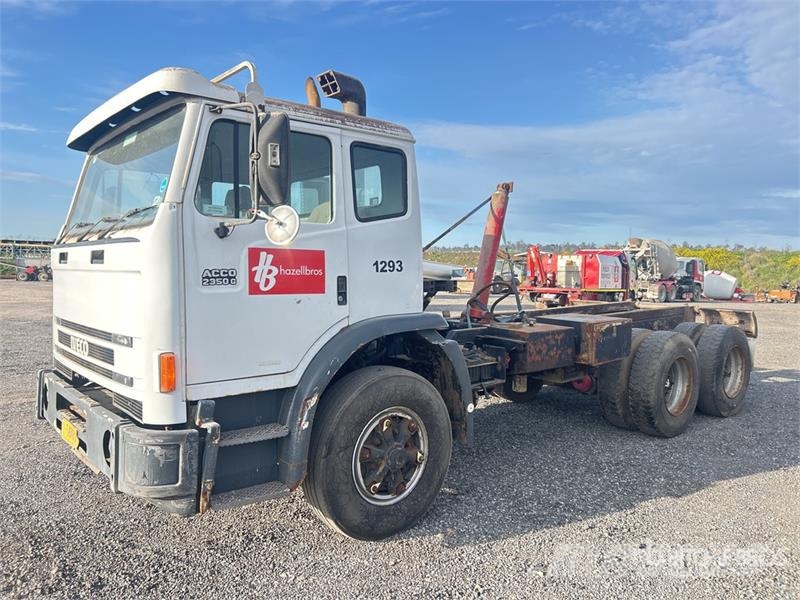 Iveco ACCO 2350G 6x4 T/A Dump Truck 덤프 트럭