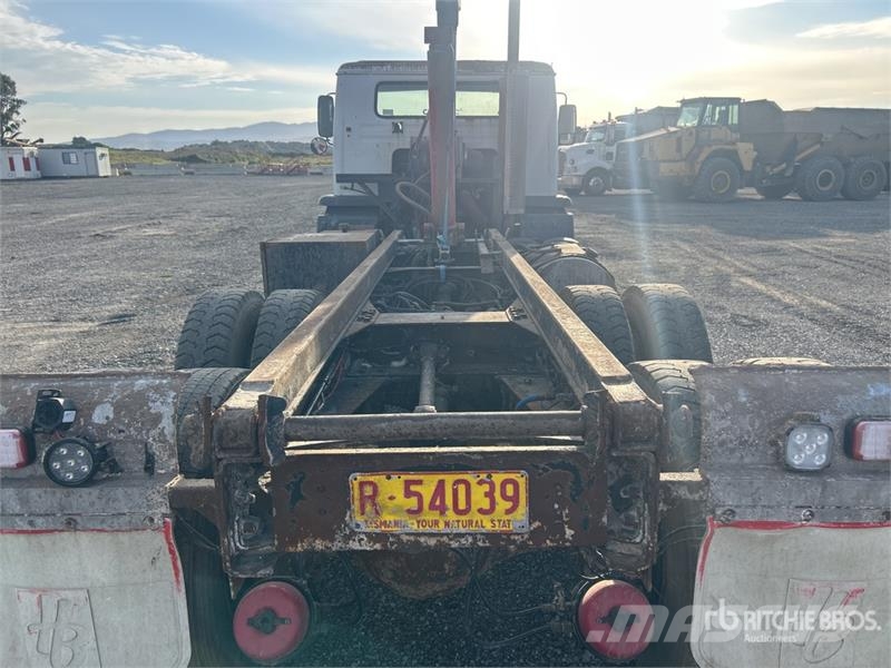 Iveco ACCO 2350G 6x4 T/A Dump Truck 덤프 트럭