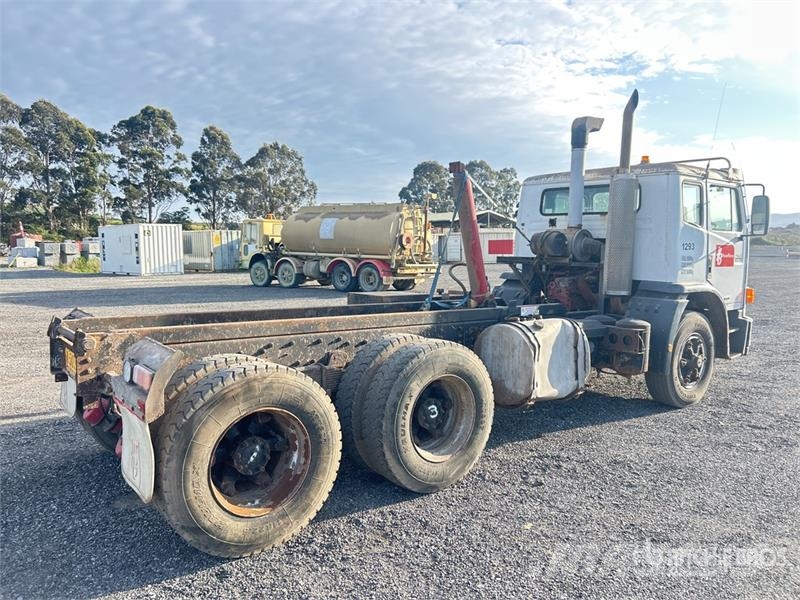 Iveco ACCO 2350G 6x4 T/A Dump Truck 덤프 트럭