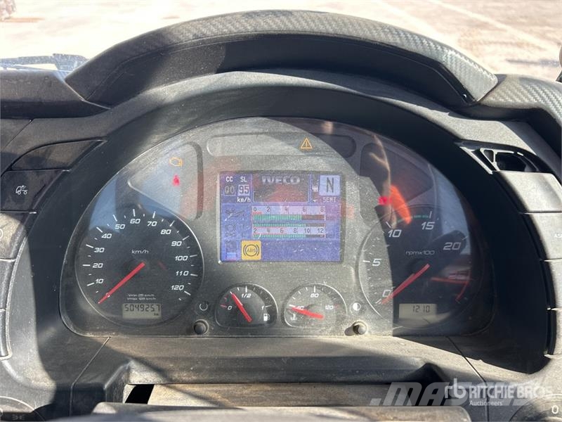 Iveco Stralis 450 Cabins and interior