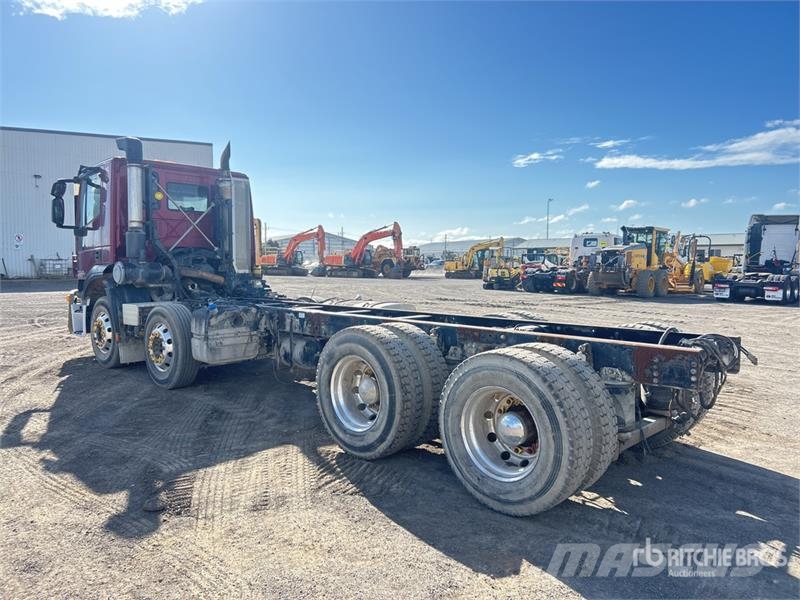 Iveco Stralis 450 Cabins and interior