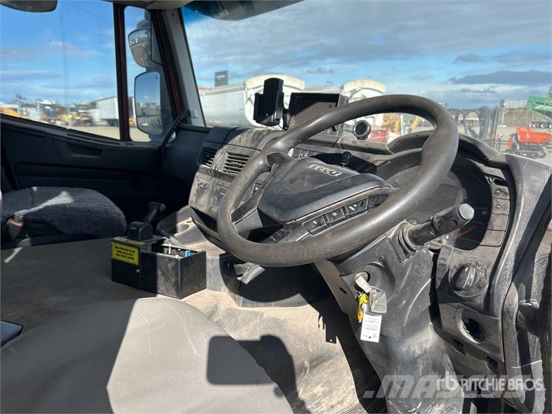 Iveco Stralis 450 Cabins and interior
