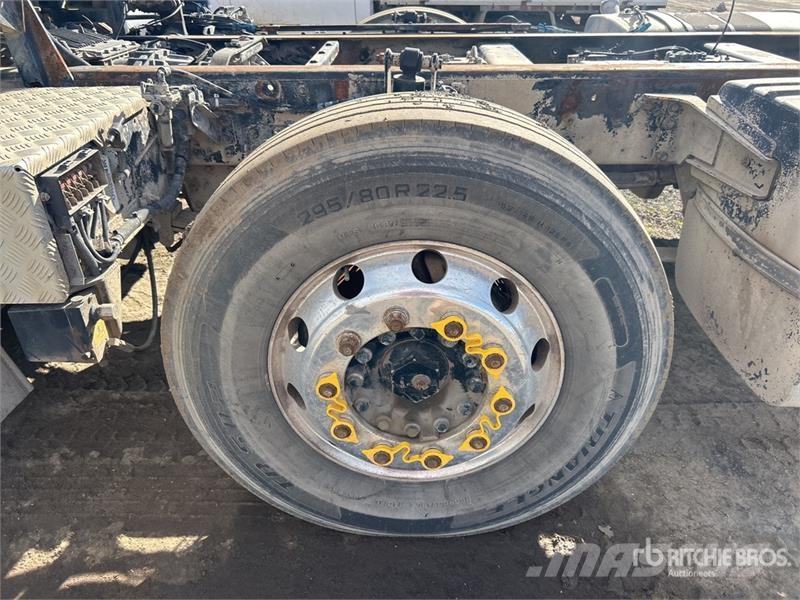 Iveco Stralis 450 8x4 Cab and Chassis Kabine i unutrašnjost