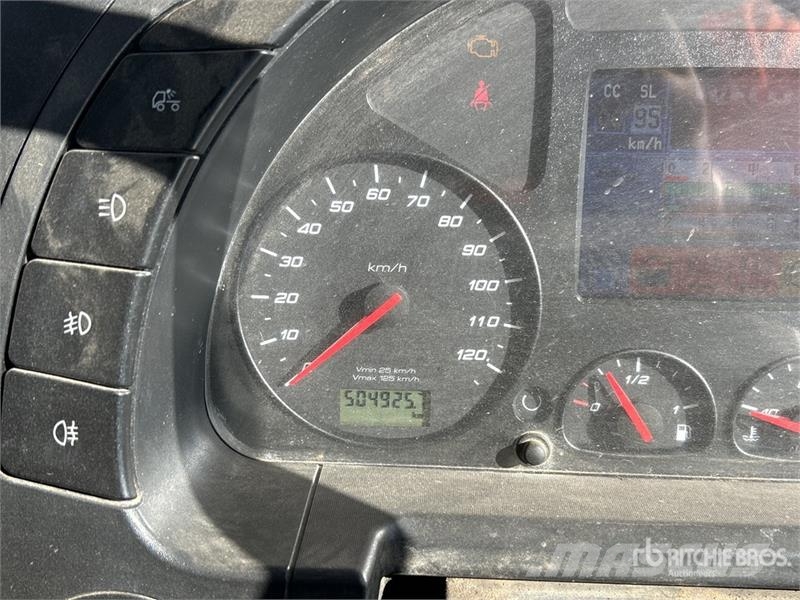 Iveco Stralis 450 8x4 Cab and Chassis Kabine i unutrašnjost