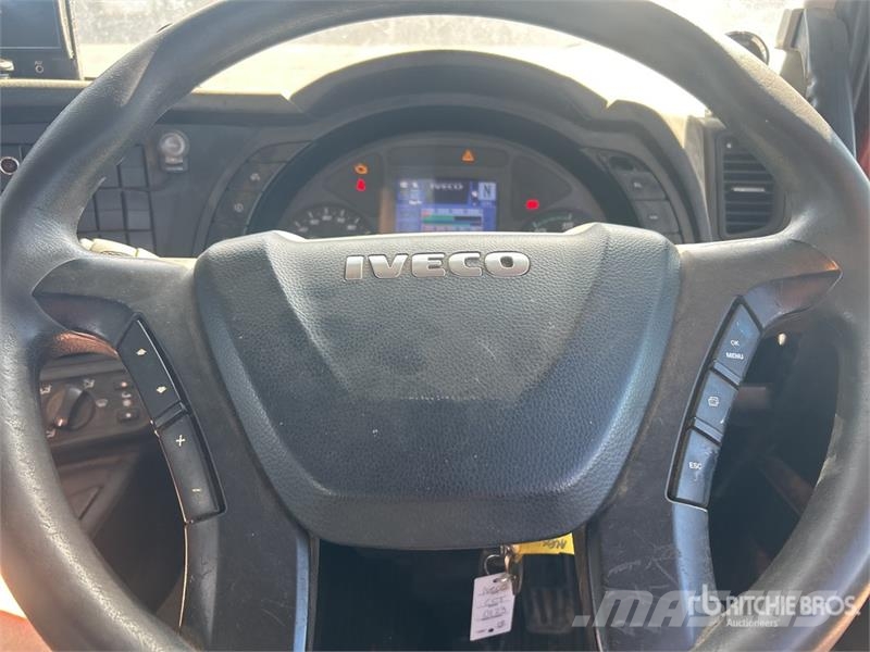 Iveco Stralis 450 8x4 Cab and Chassis Kabine i unutrašnjost